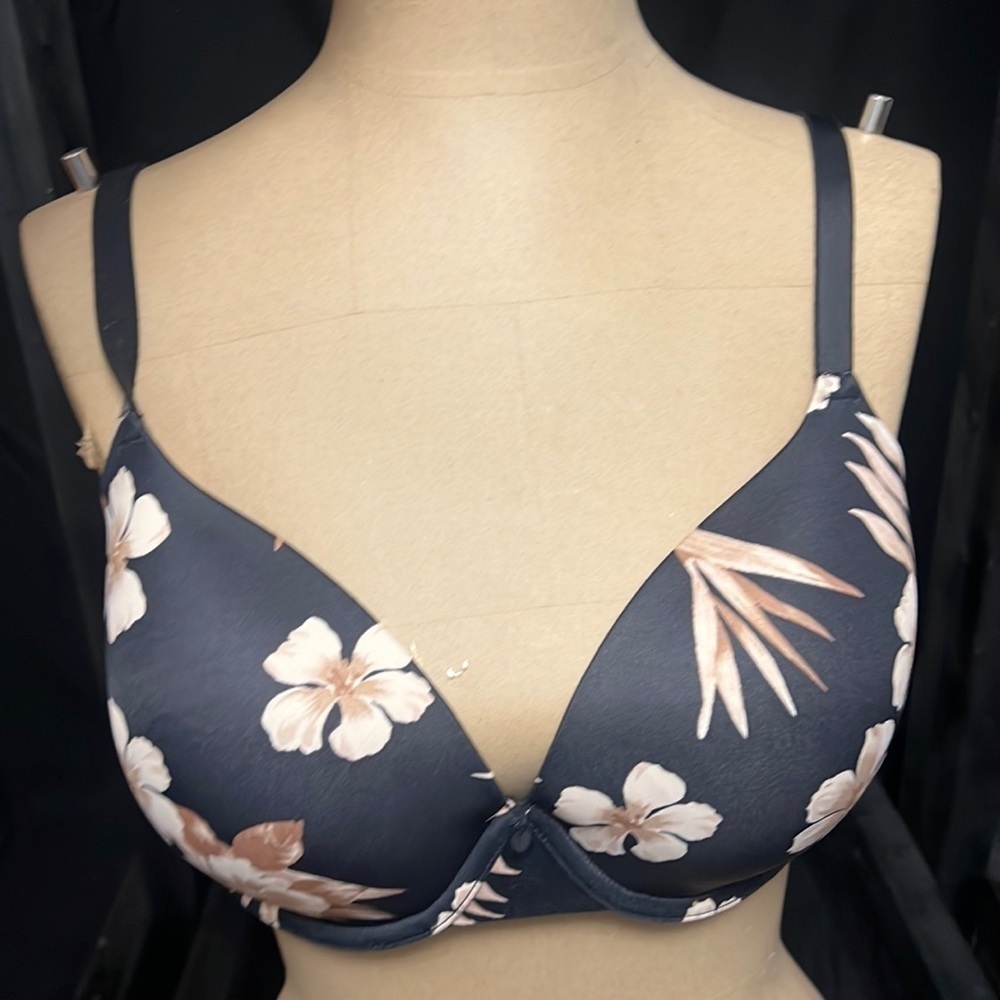 PINK Victoria’s Secret bra size 34DD floral print used